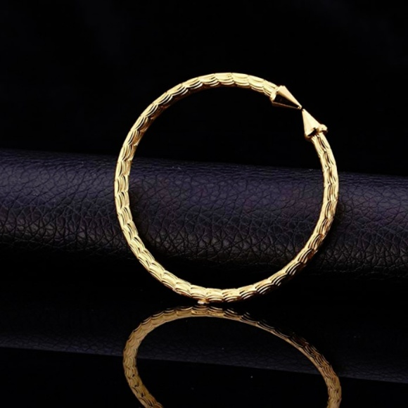 Mens "Maximus" 18K Real Gold Plated Bangle Cuff - Picture 4 of 5